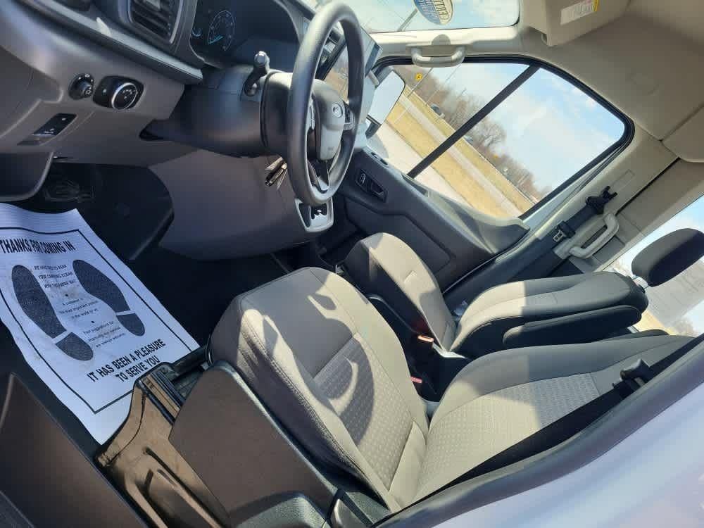 2023 Ford Transit Passenger Wagon XLT