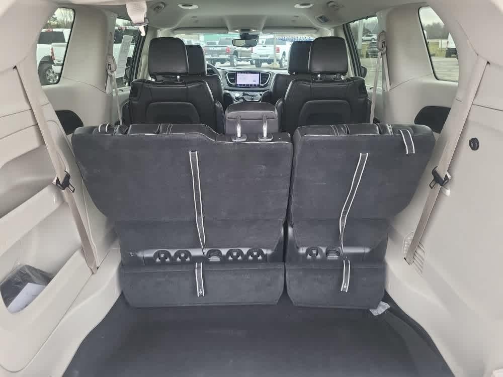 2023 Chrysler PACIFICA TOURING L