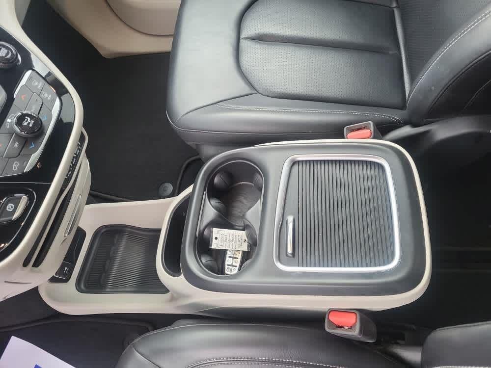 2023 Chrysler PACIFICA TOURING L