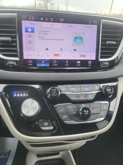 2023 Chrysler PACIFICA TOURING L