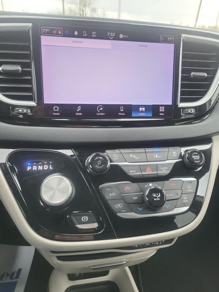 2023 Chrysler PACIFICA TOURING L