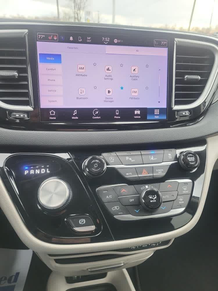 2023 Chrysler PACIFICA TOURING L