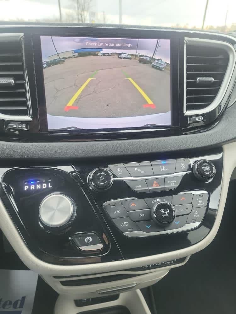 2023 Chrysler PACIFICA TOURING L