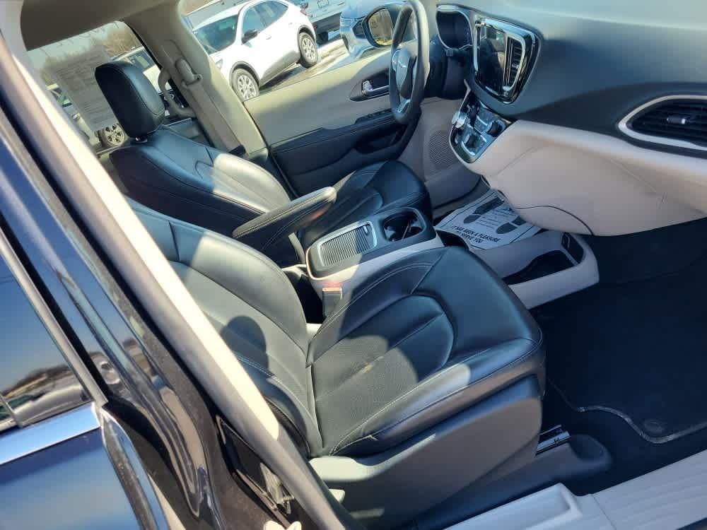 2023 Chrysler PACIFICA TOURING L