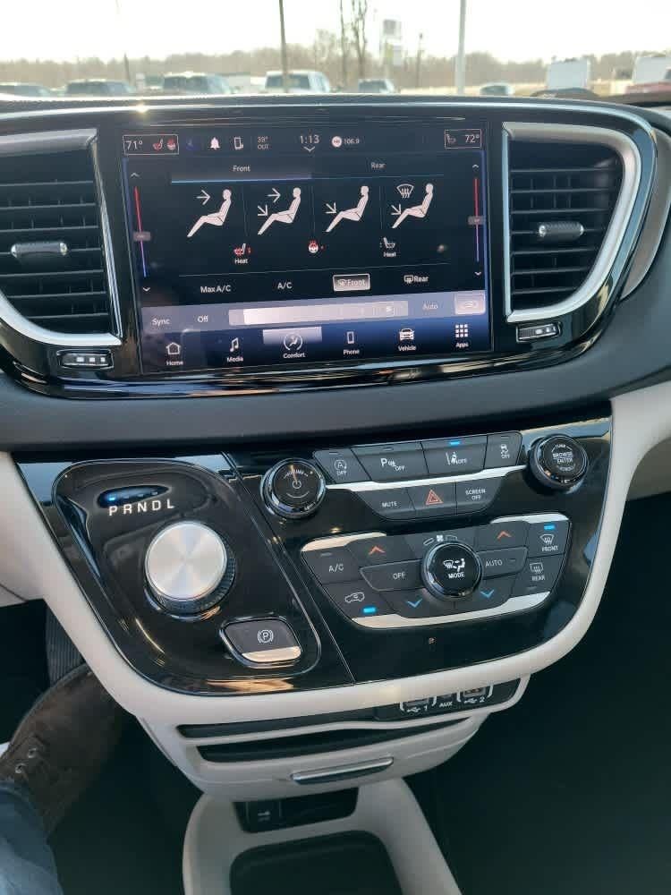 2023 Chrysler PACIFICA TOURING L