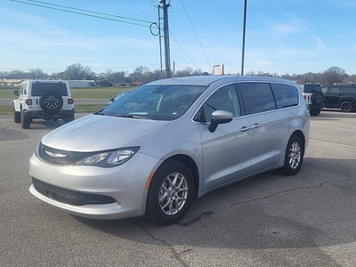 2023 Chrysler Voyager LX