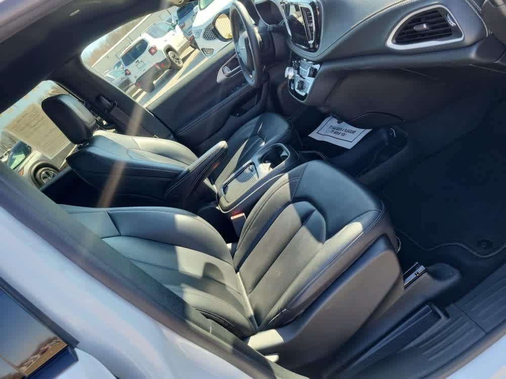 2024 Chrysler Pacifica Hybrid S Appearance Pkg