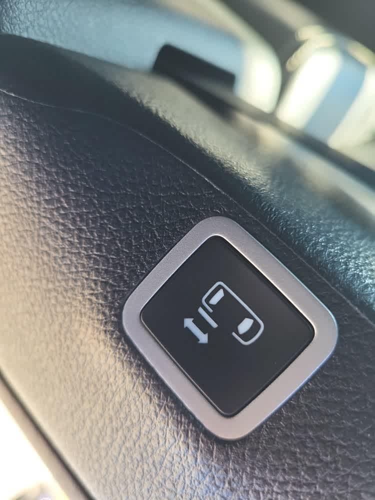 2024 Chrysler Pacifica Hybrid S Appearance Pkg