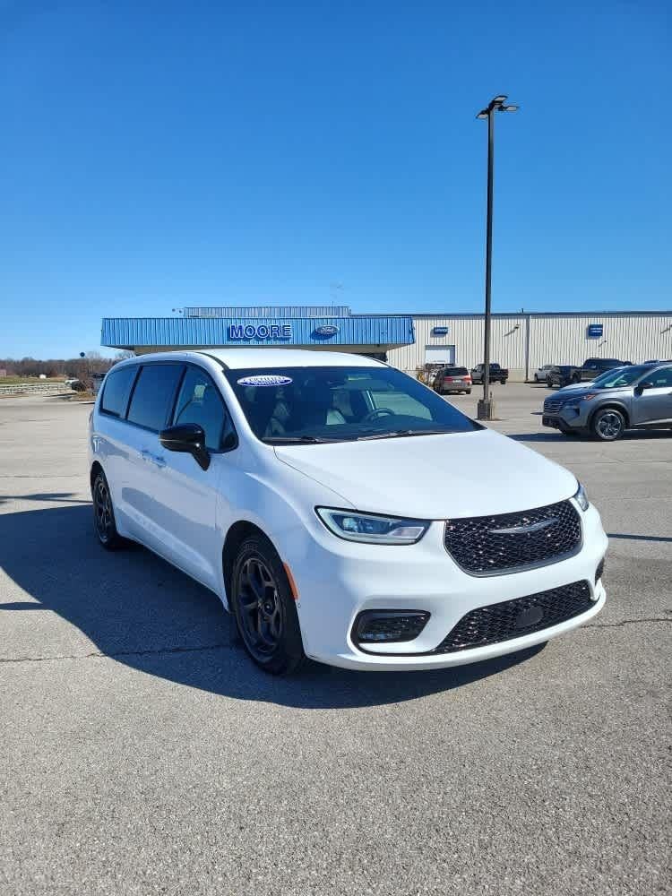 2024 Chrysler Pacifica Hybrid S Appearance Pkg