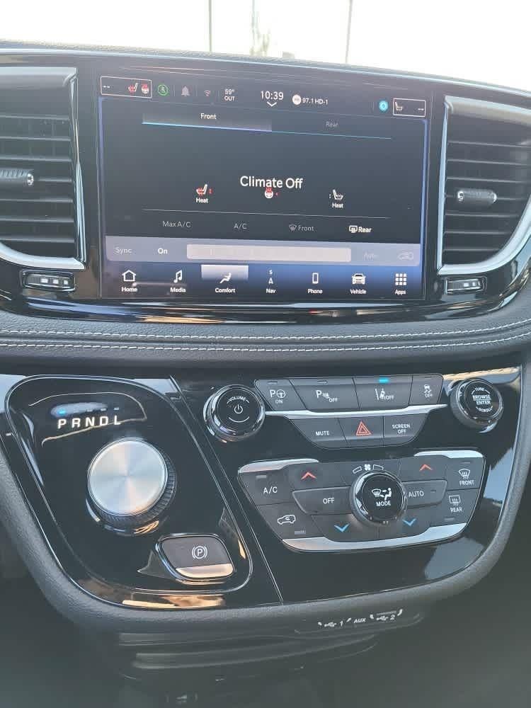 2024 Chrysler Pacifica Hybrid S Appearance Pkg