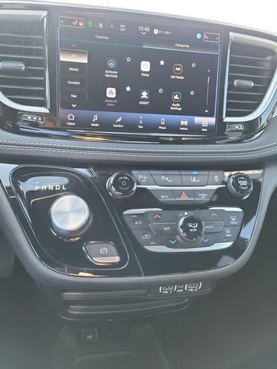 2024 Chrysler Pacifica Hybrid S Appearance Pkg