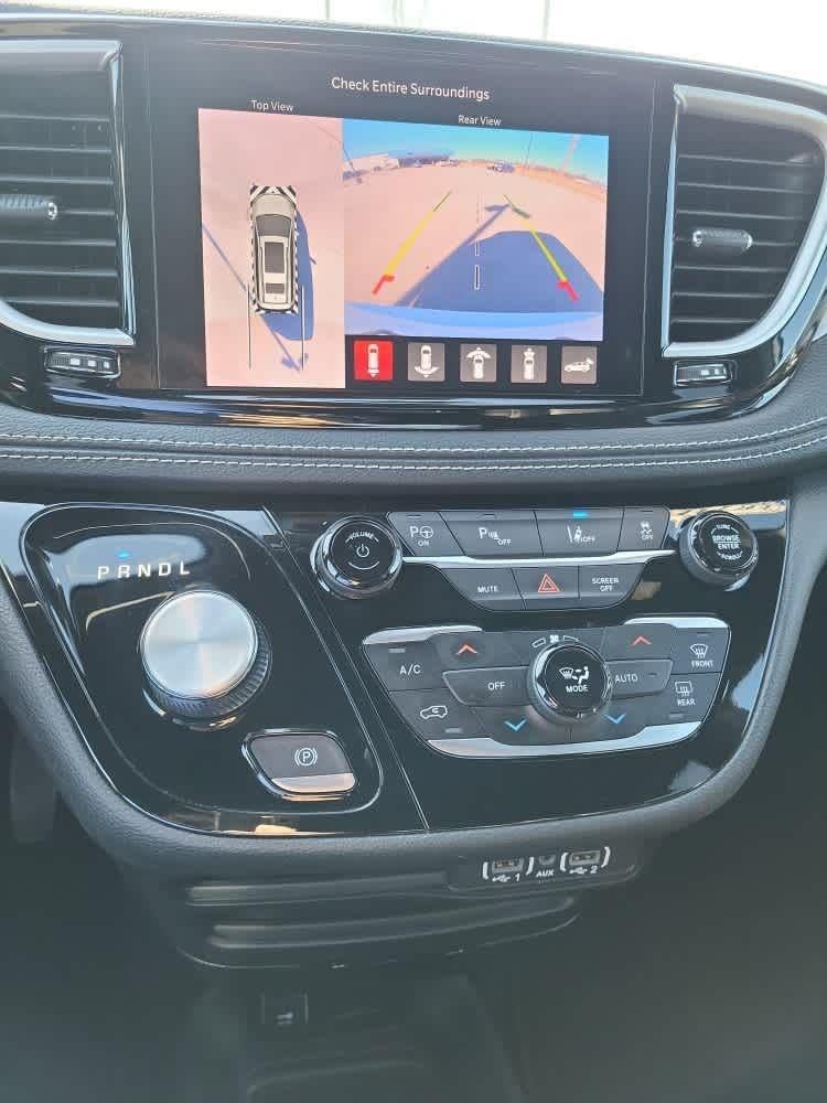 2024 Chrysler Pacifica Hybrid S Appearance Pkg