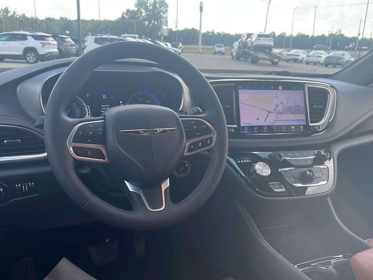 2025 Chrysler Pacifica Pinnacle