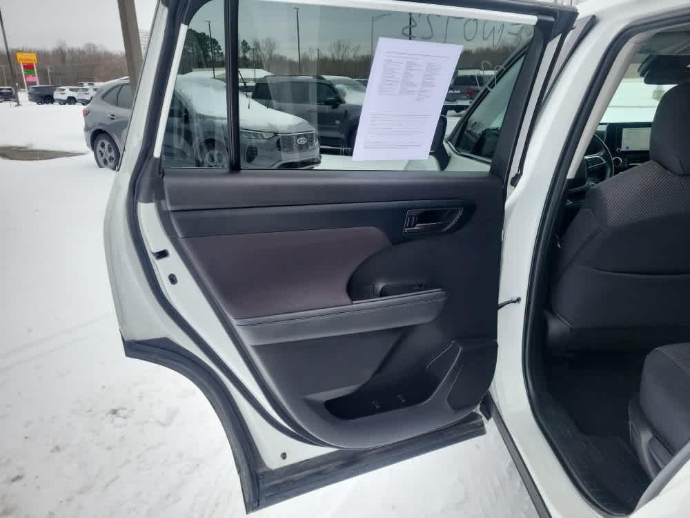 2023 TOYOTA TRUCK HIGHLANDER LE