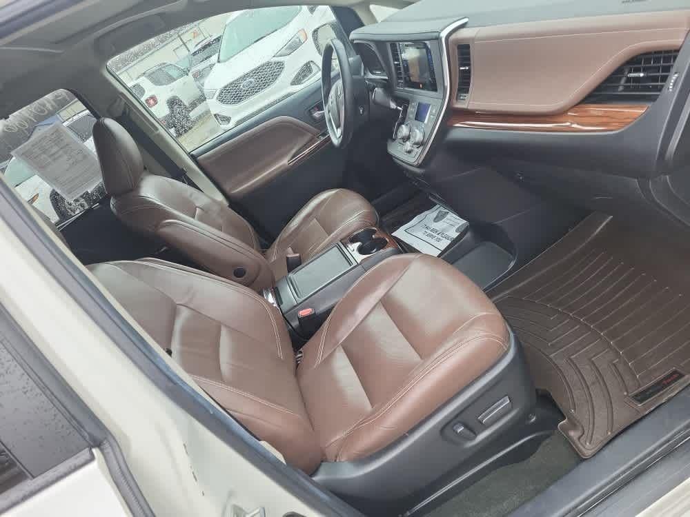 2016 Toyota Sienna Limited Premium 7-Passenger