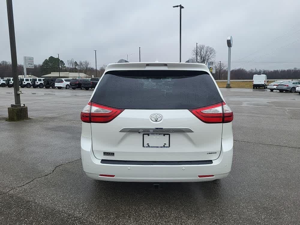 2016 Toyota Sienna Limited Premium 7-Passenger