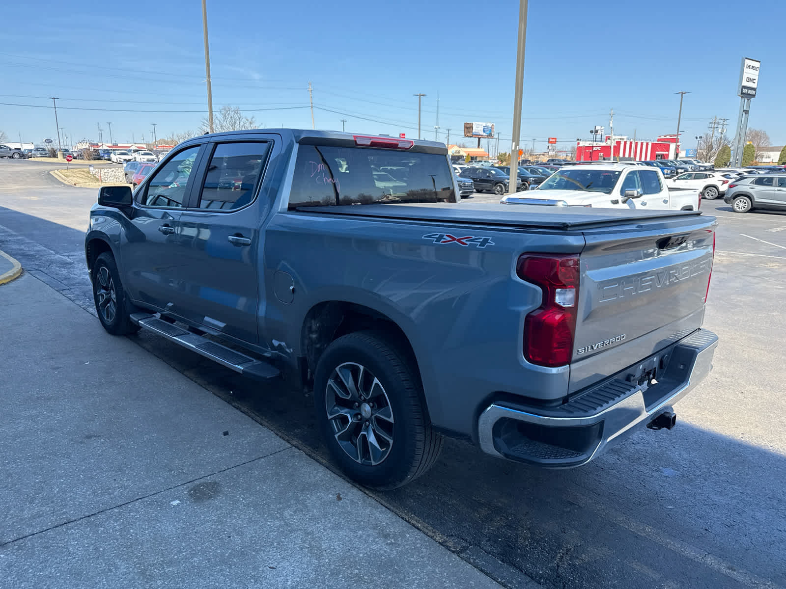 2023 Chevrolet Silverado 1500 LT (2FL)