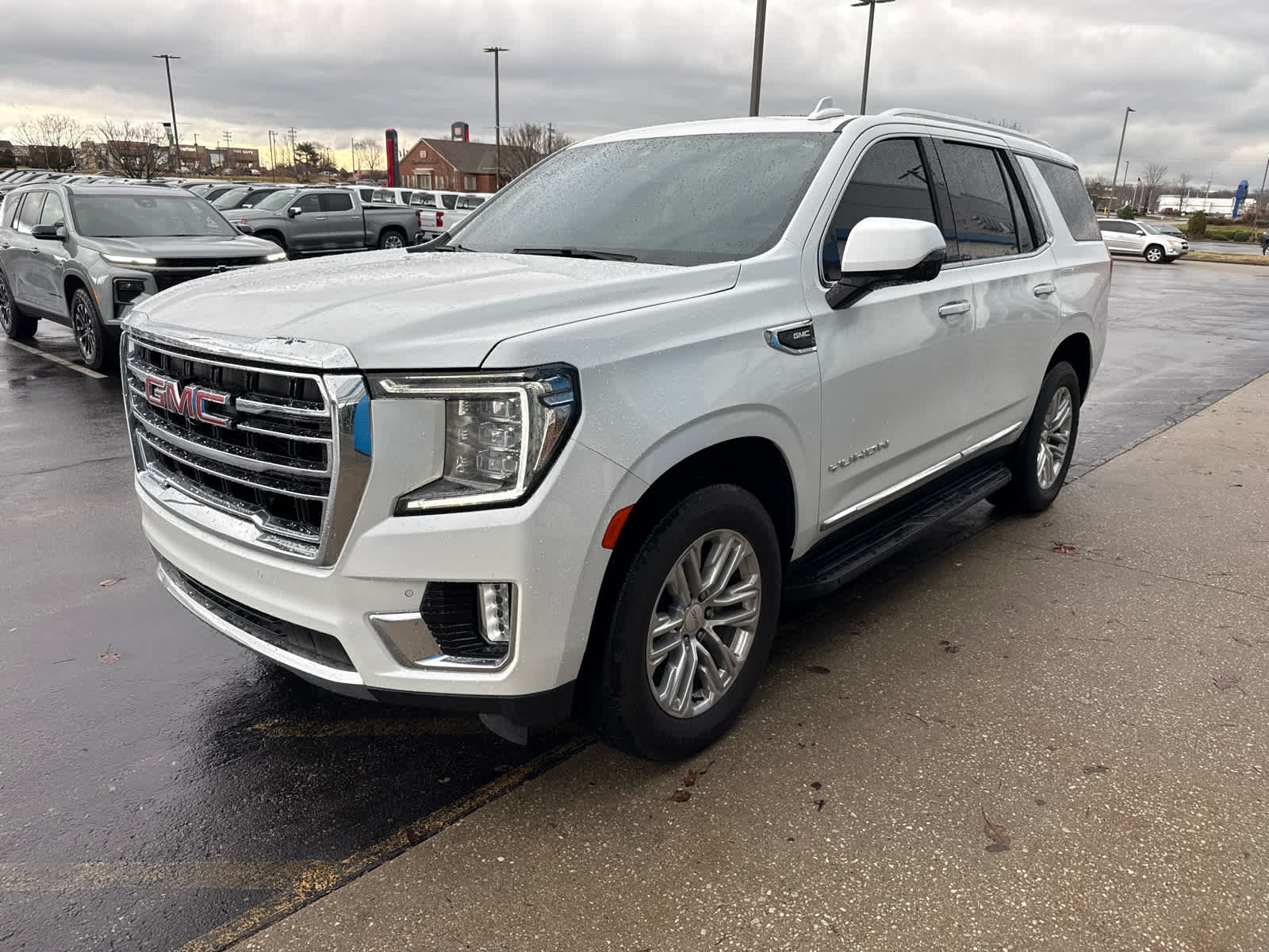 2022 GMC Yukon SLT