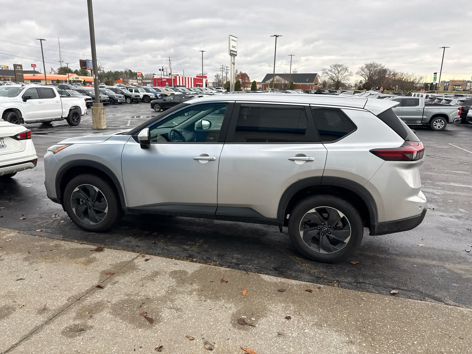 2025 Nissan Rogue SV