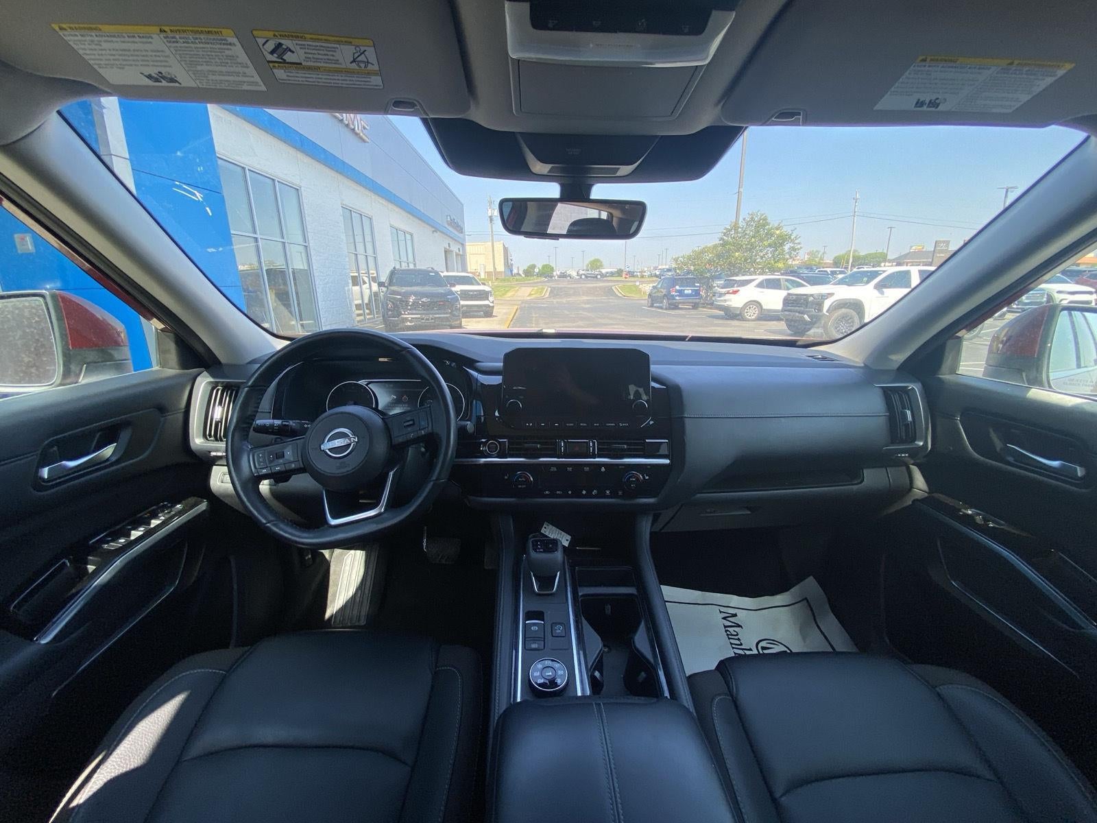 2023 Nissan Pathfinder SL