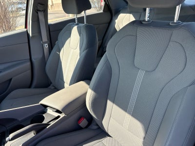 2023 Hyundai Elantra SE