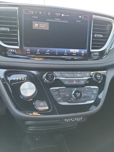 2024 Chrysler Pacifica Hybrid S Appearance Pkg