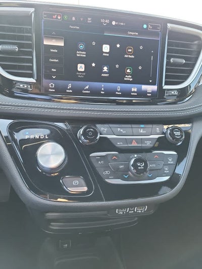 2024 Chrysler Pacifica Hybrid S Appearance Pkg