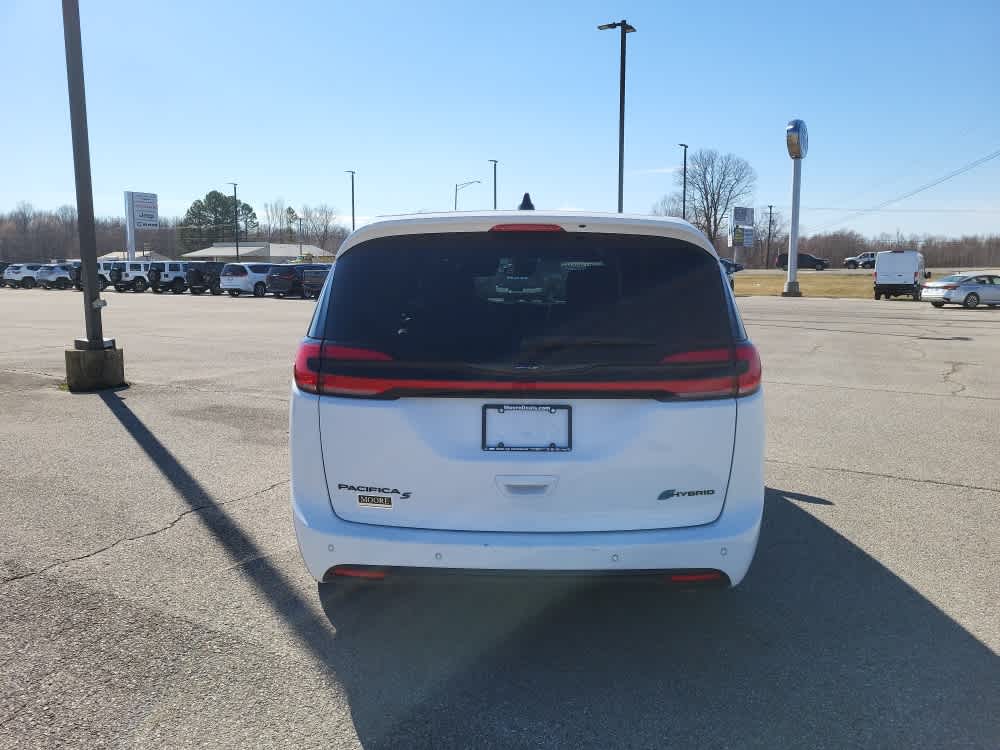 2024 Chrysler Pacifica Hybrid S Appearance Pkg
