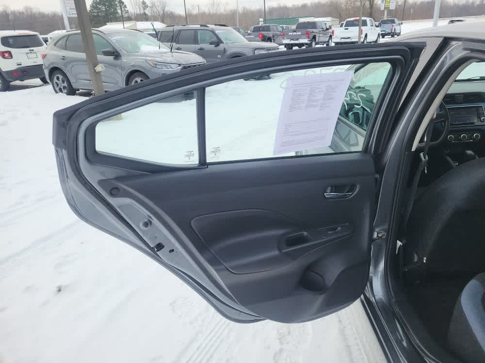 2023 Nissan Versa SV