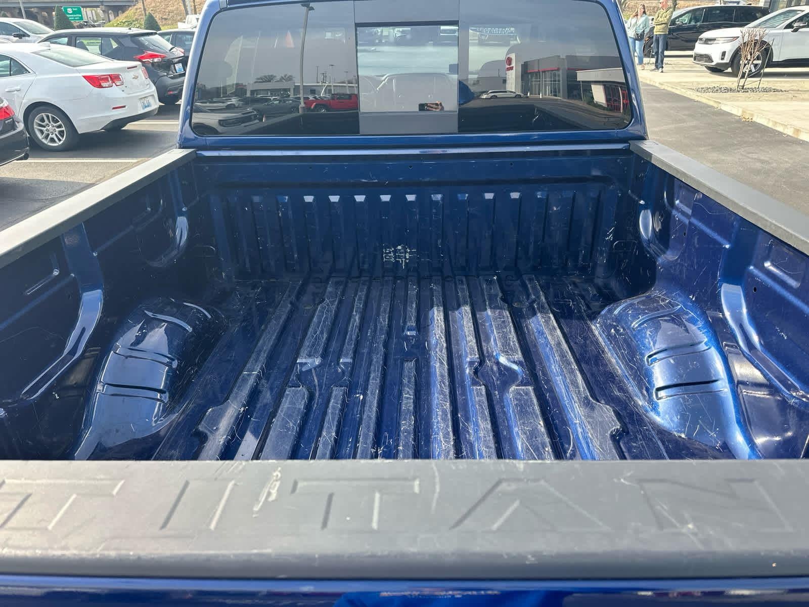 2023 Nissan TITAN SV