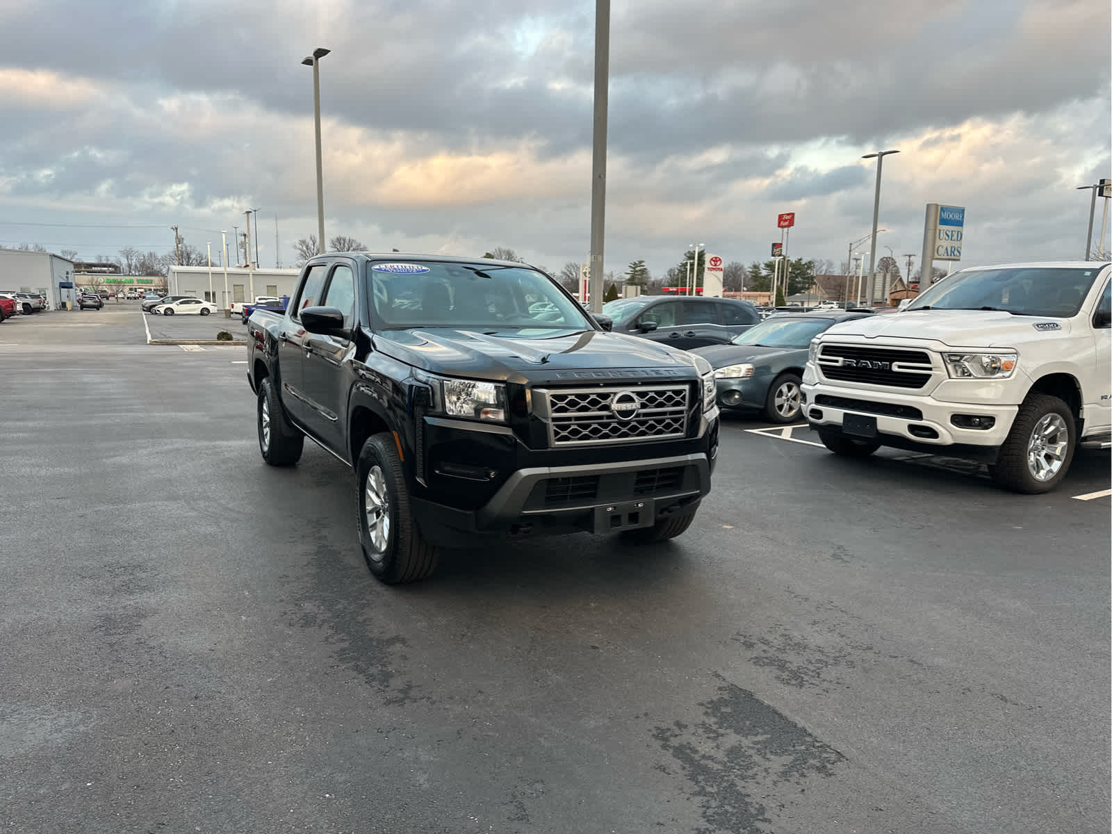 2024 Nissan Frontier SV