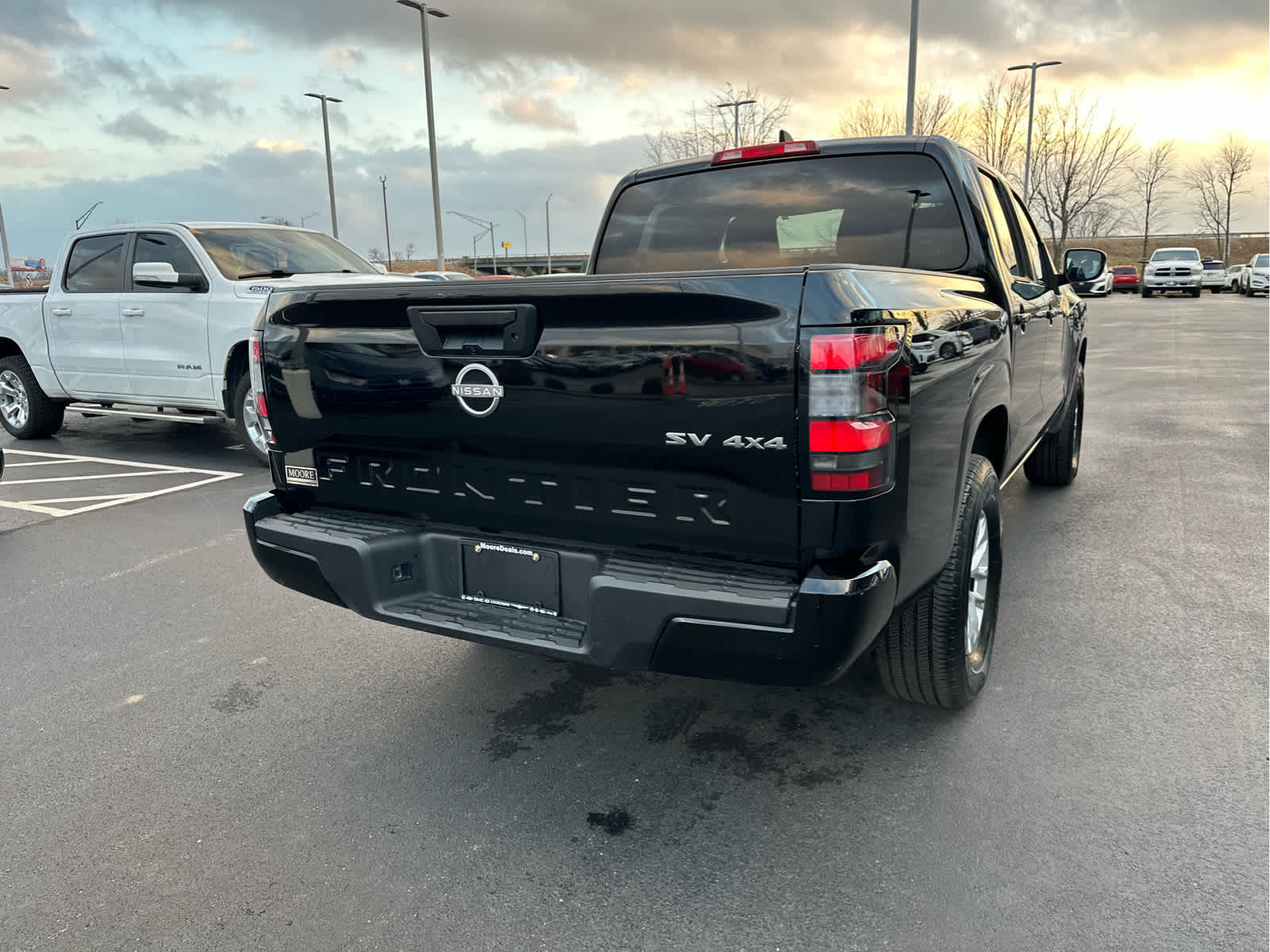 2024 Nissan Frontier SV