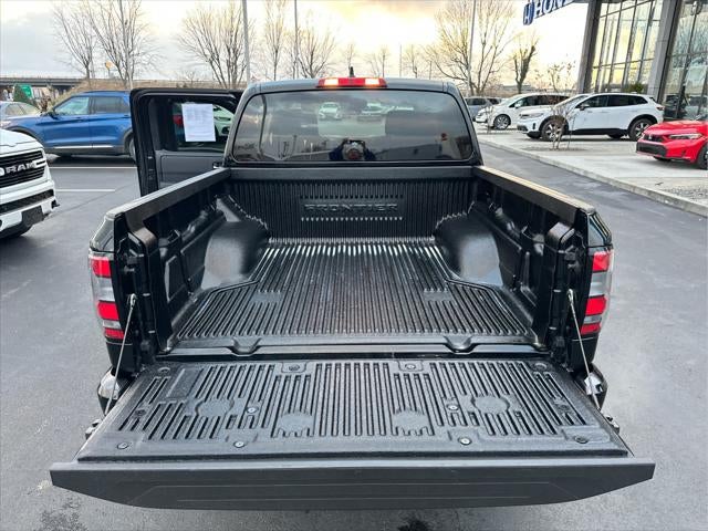 2024 Nissan Frontier SV