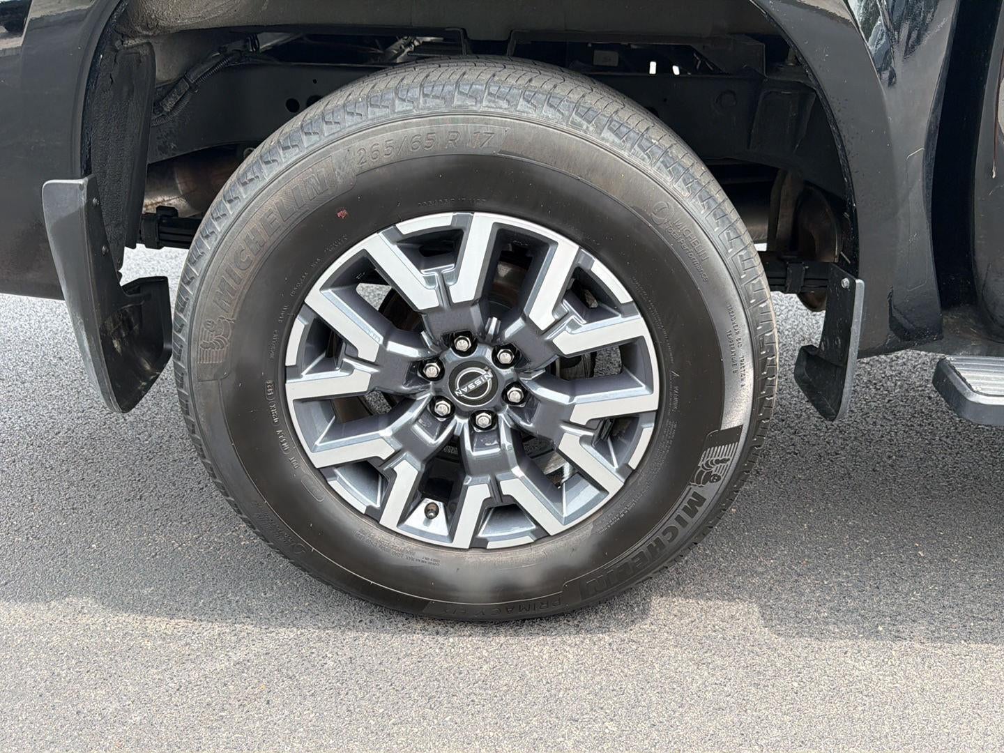 2024 Nissan Frontier SL