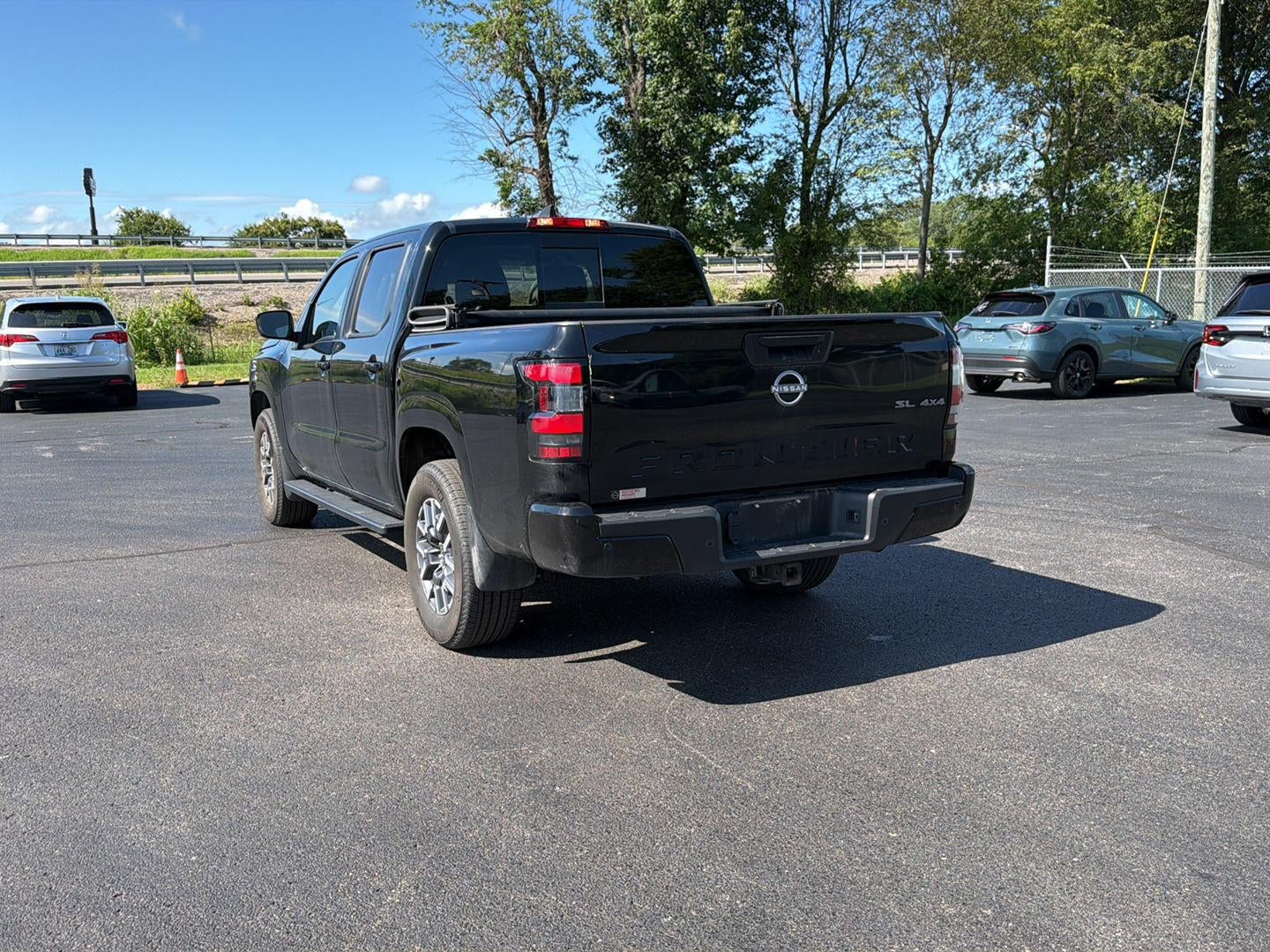 2024 Nissan Frontier SL