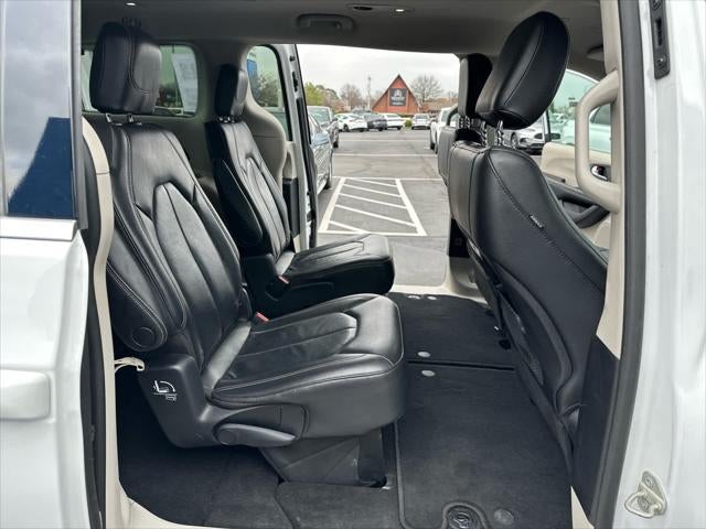 2022 Chrysler Pacifica Touring L