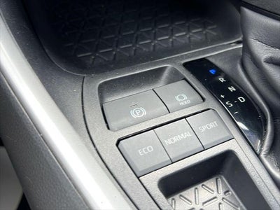 2024 TOYOTA TRUCK RAV4 XLE