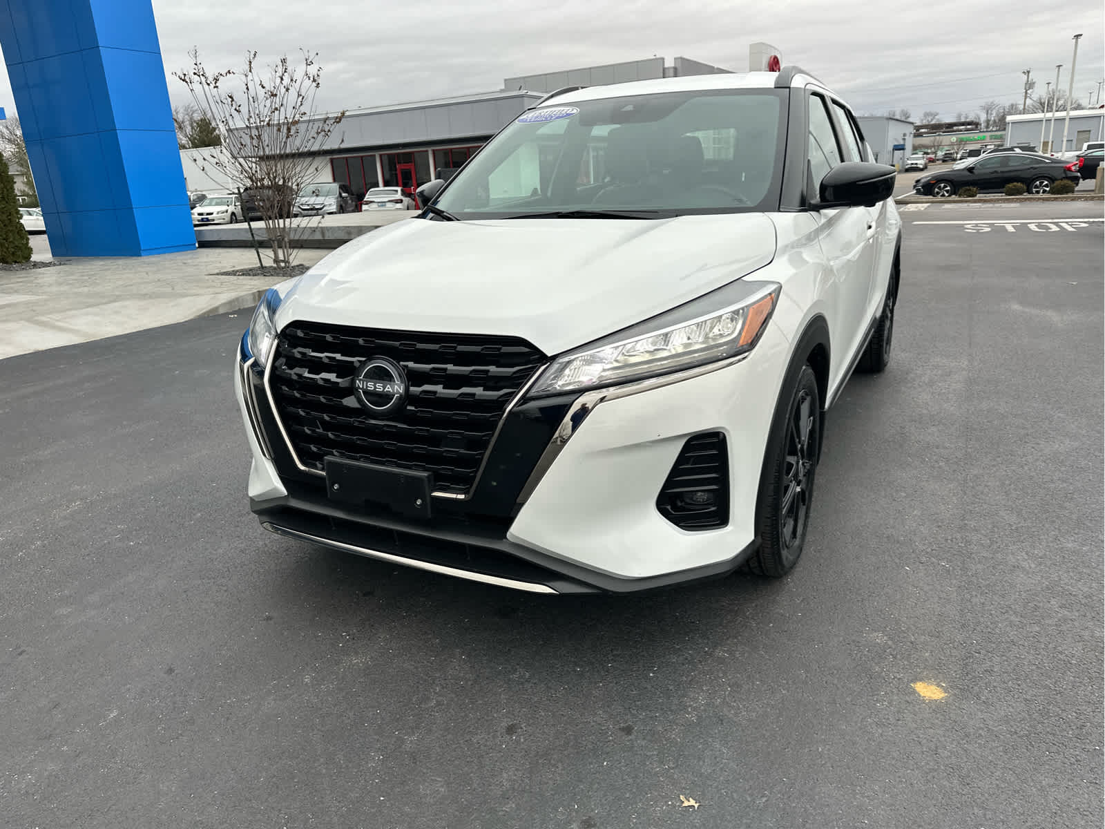 2024 Nissan Kicks SR