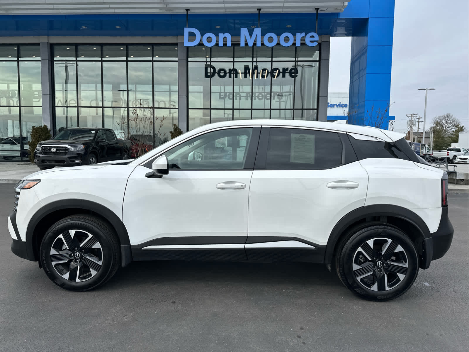 2025 Nissan Kicks SV