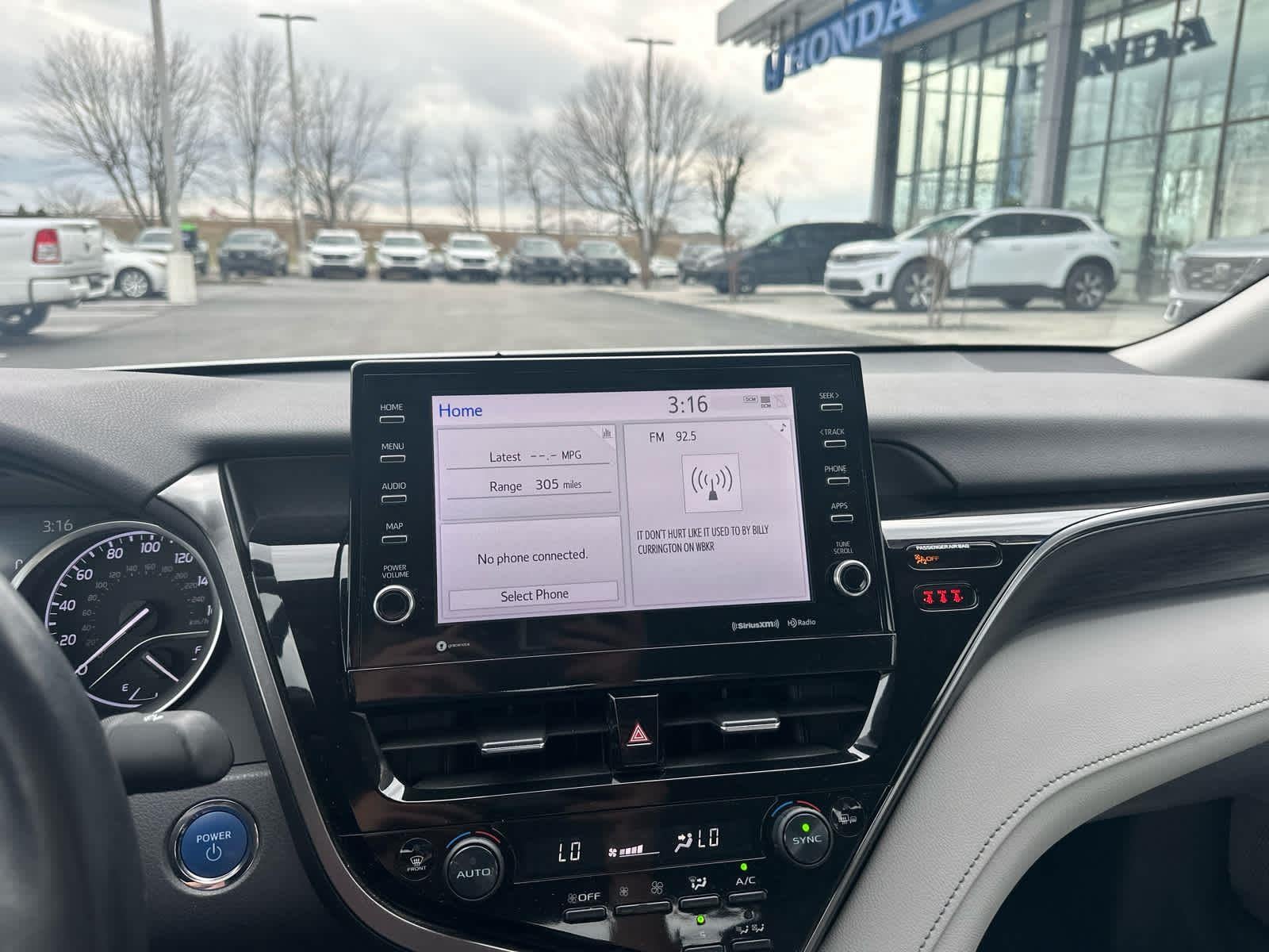 2024 Toyota Camry Hybrid XLE