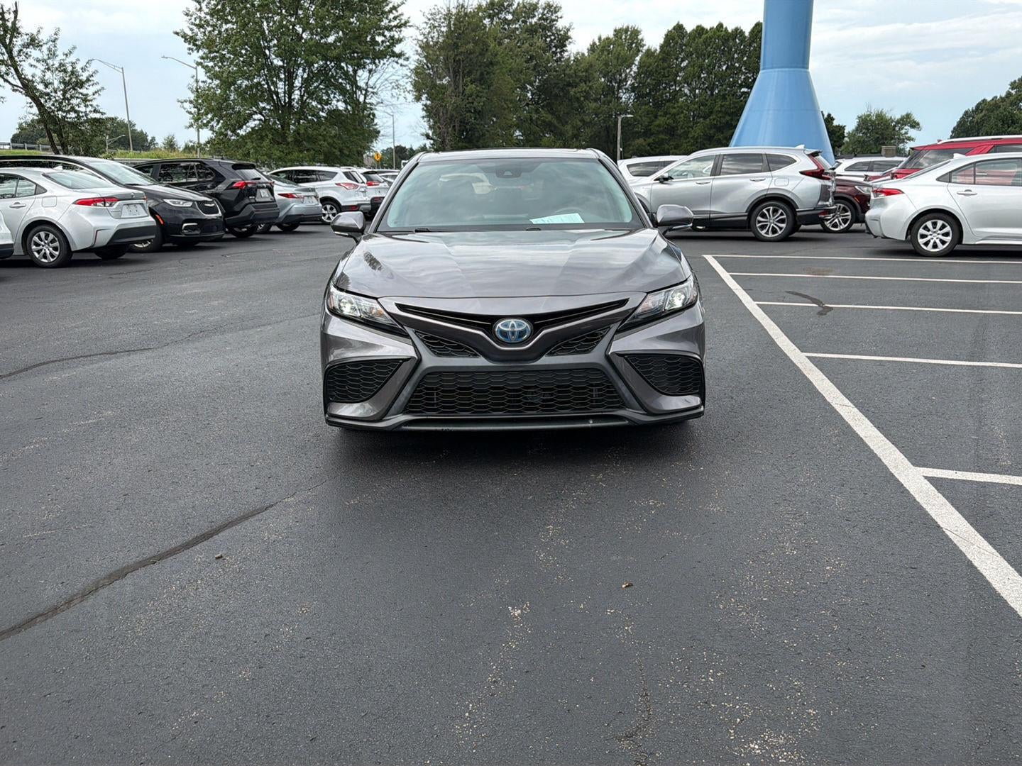 2022 Toyota Camry Hybrid SE