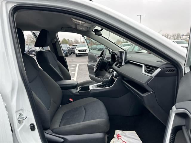 2025 TOYOTA TRUCK RAV4 HYBRID LE