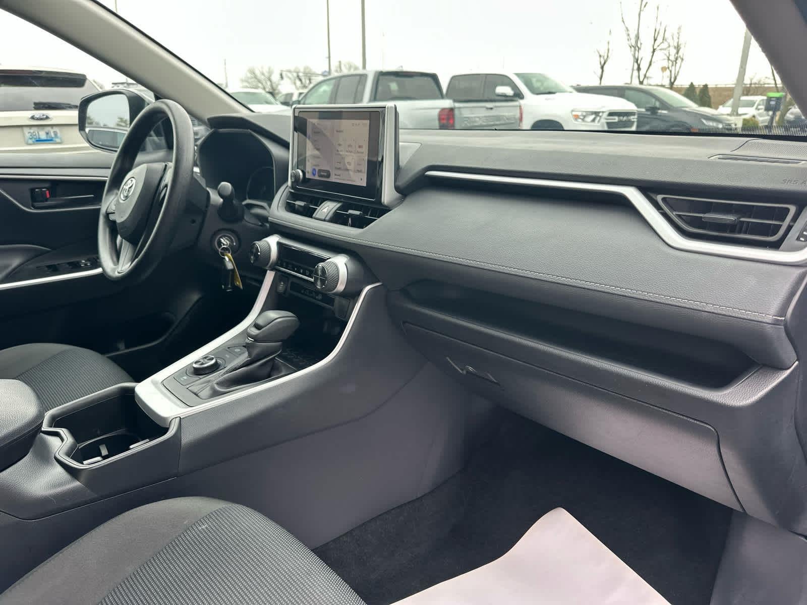 2025 TOYOTA TRUCK RAV4 HYBRID LE