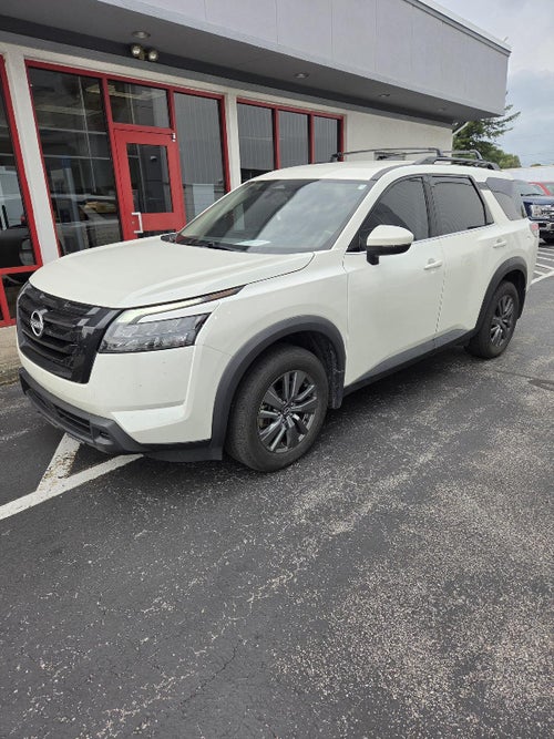 2023 Nissan Pathfinder SV