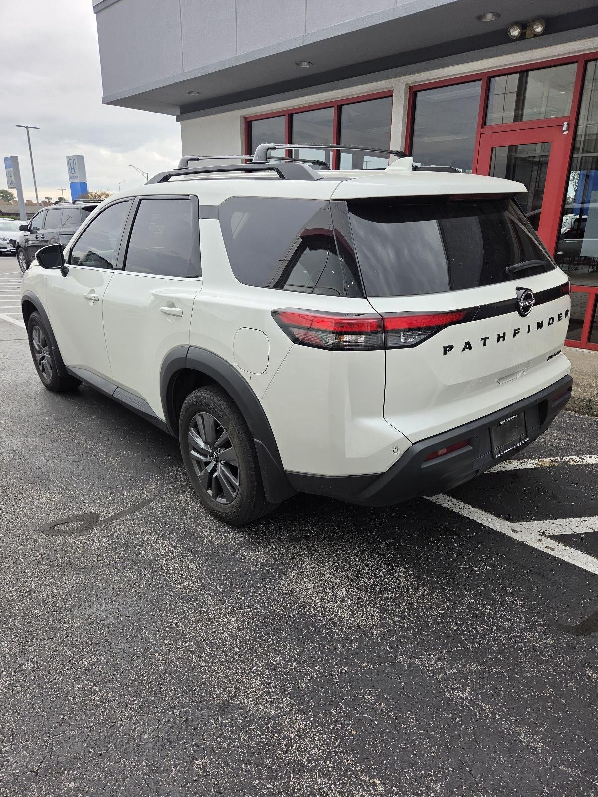 2023 Nissan Pathfinder SV