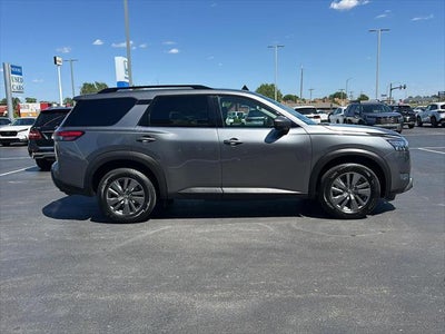 2024 Nissan Pathfinder SV