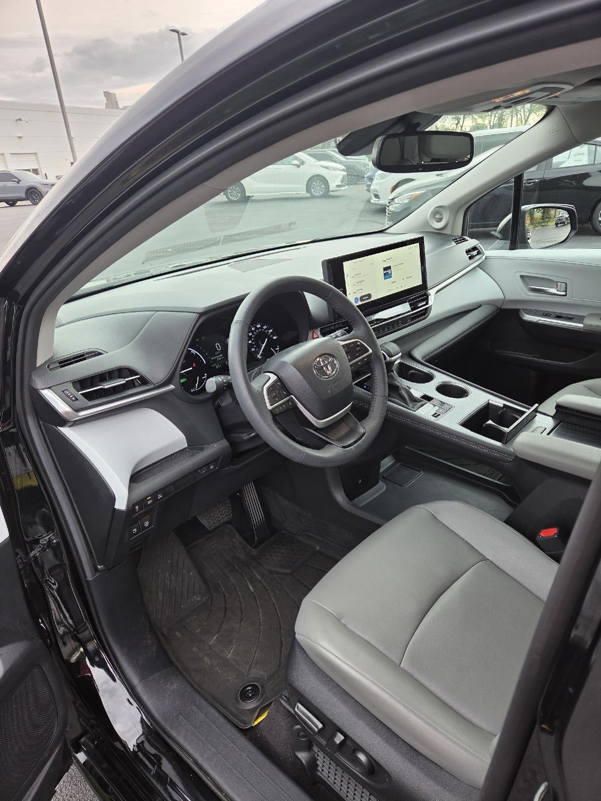 2025 Toyota Sienna XLE 7-Passenger
