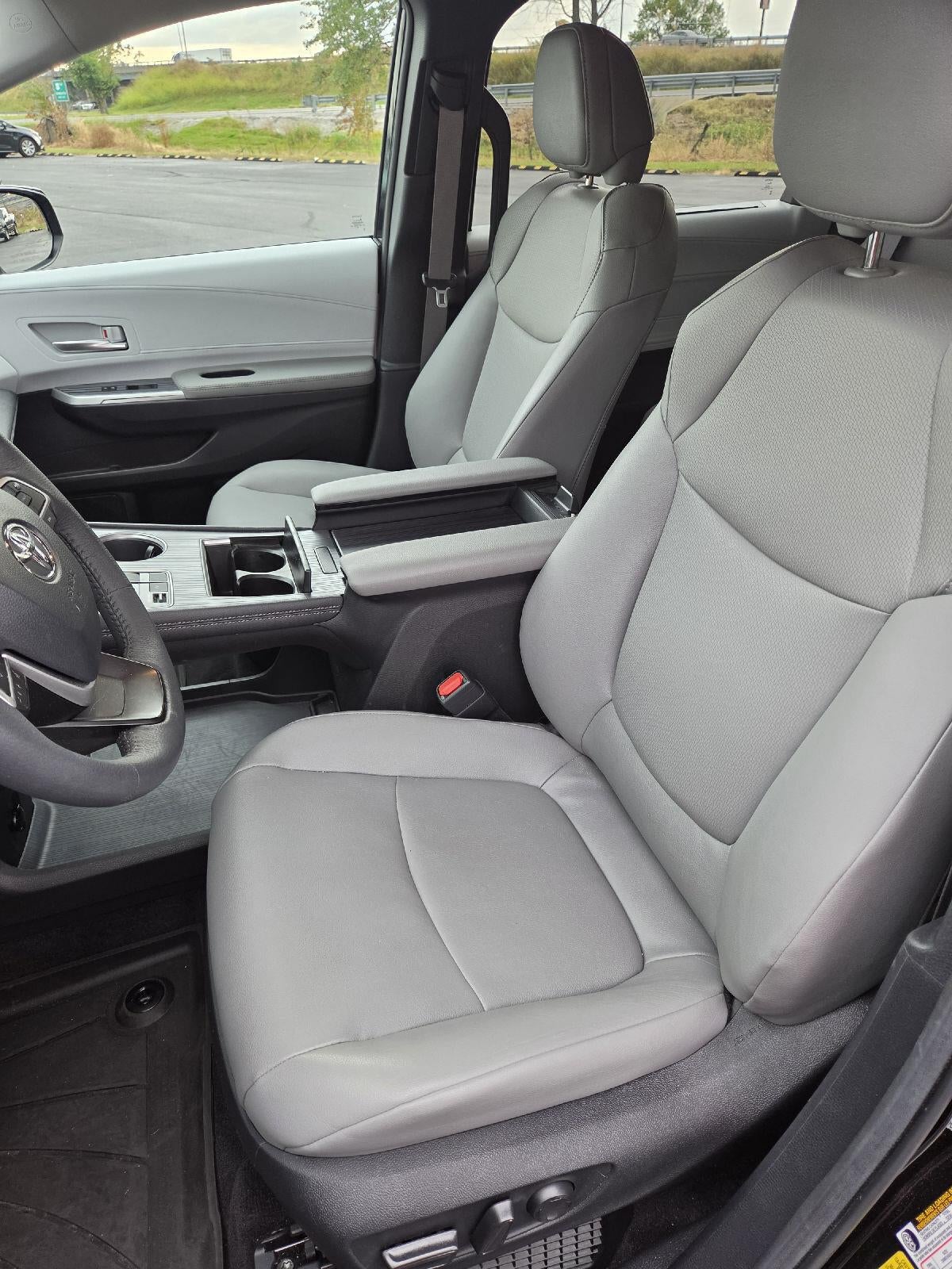 2025 Toyota Sienna XLE 7-Passenger