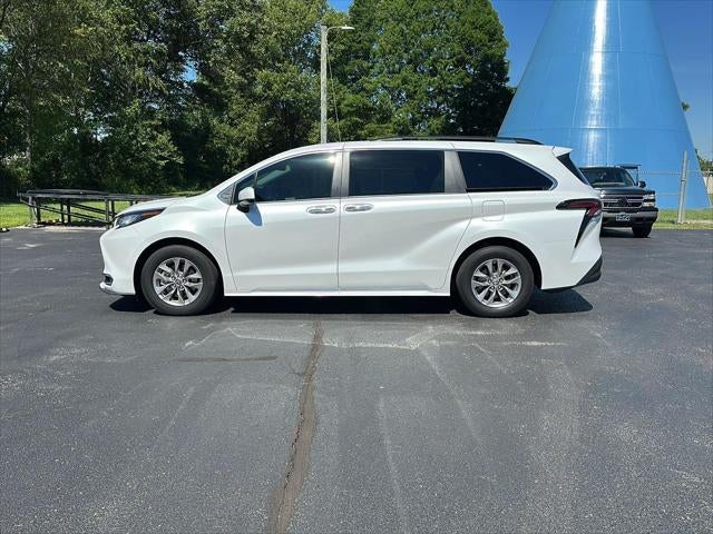 2022 Toyota Sienna XLE