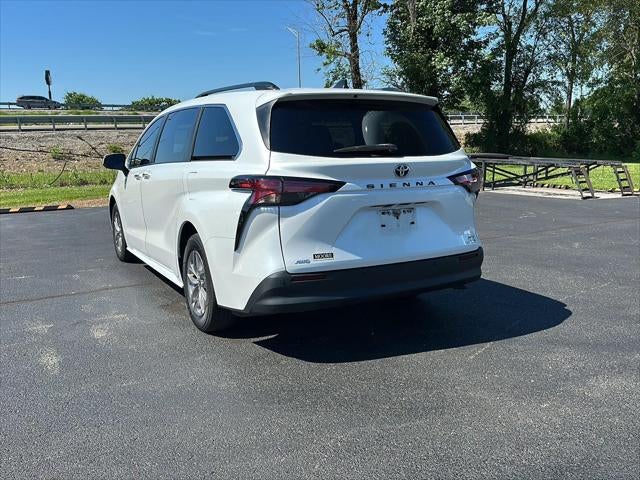 2022 Toyota Sienna XLE